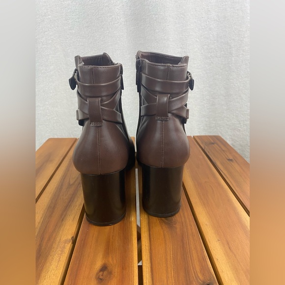 Forever 21 - Brown Ankle Boots - Like New - 7 - Picture 4 of 10